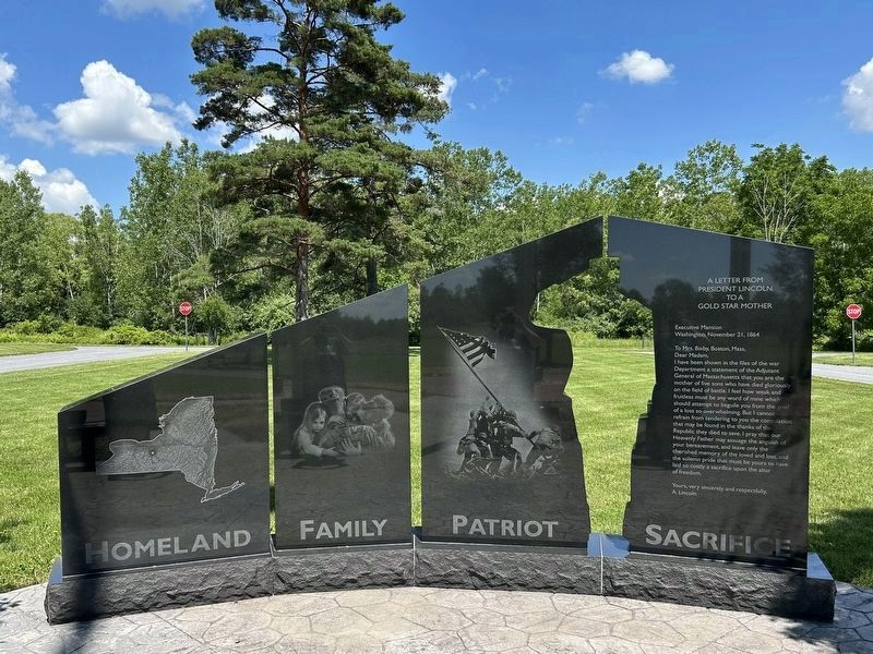 Gold Star Families Monument image. Click for full size.