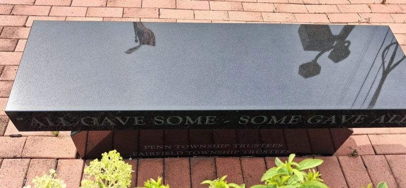 Leesburg Veterans Memorial Bench image. Click for full size.