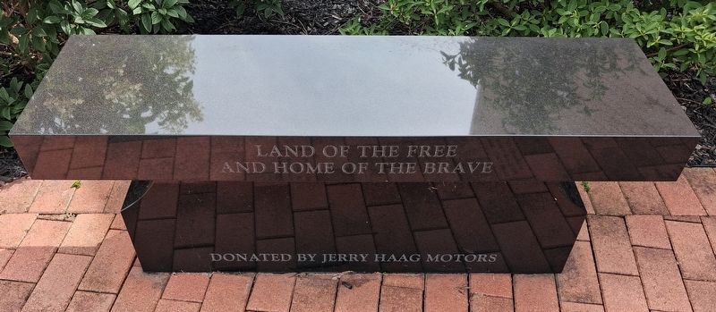 Leesburg Veterans Memorial Bench image. Click for full size.