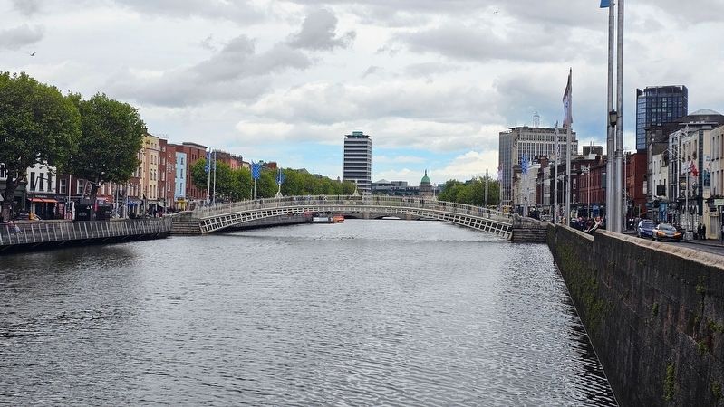Ha'Penny Bridge. Click for full size. Ha'Penny Bridge image. Click for full size.
