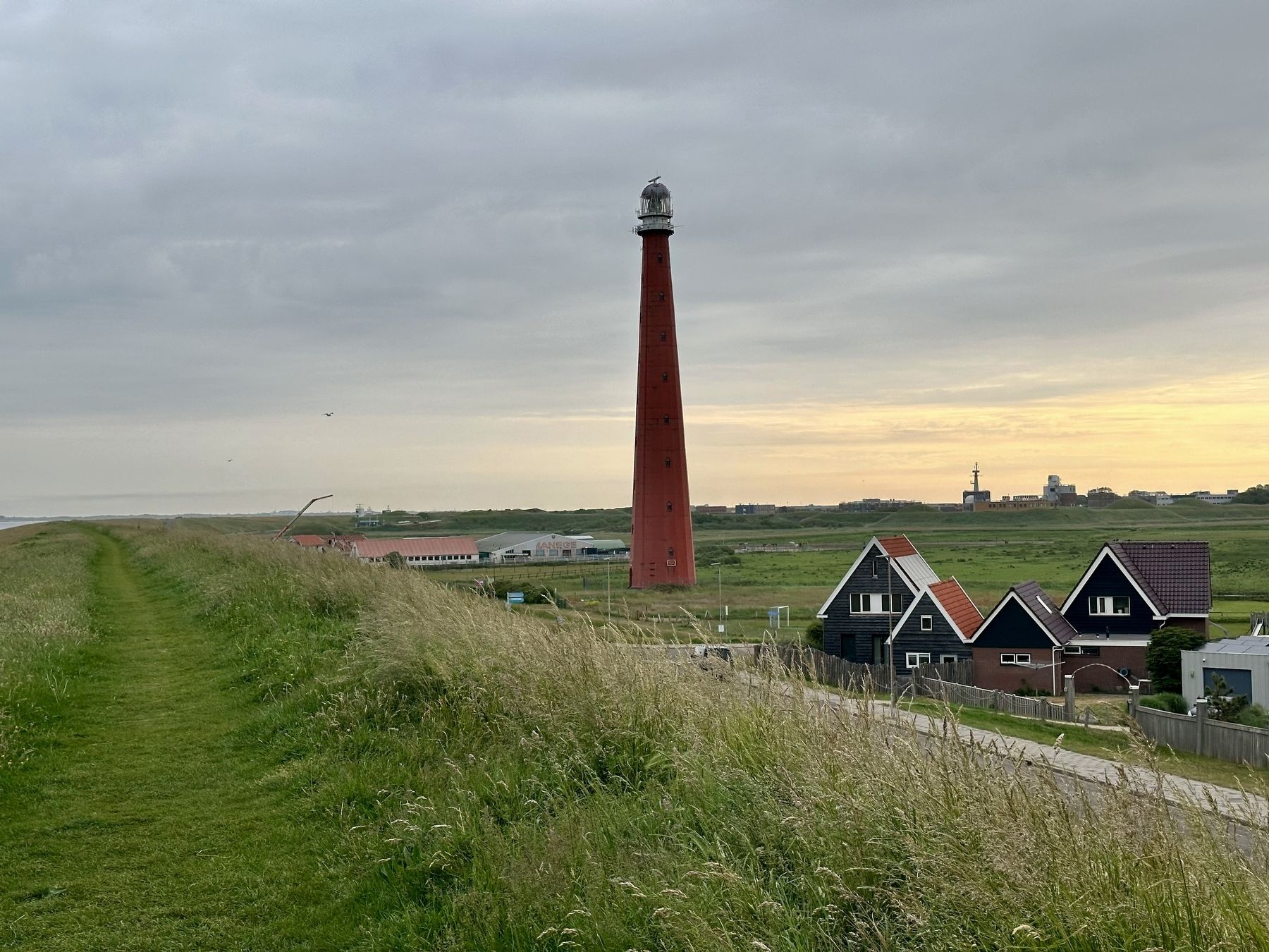 Vuurtoren de Lange Jaap / Lange Jaap Lighthouse. Click for full size. Vuurtoren de Lange Jaap / Lange Jaap Lighthouse image. Click for full size.