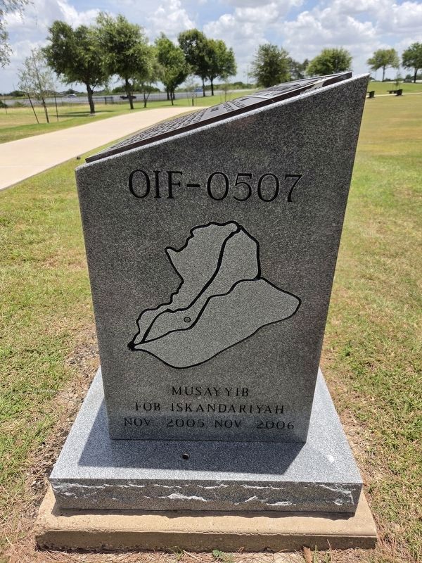 Fallen Heroes Marker - Right Side image. Click for full size.