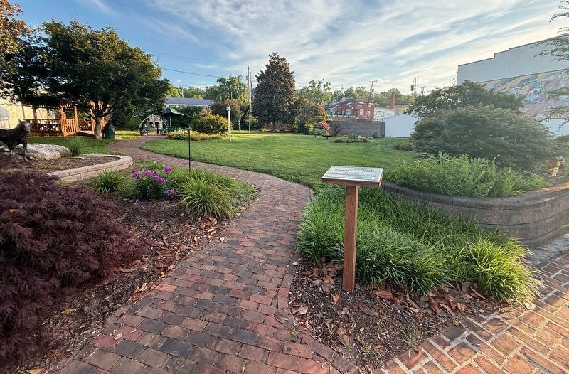 Lois H. Humphreys Park image. Click for full size.