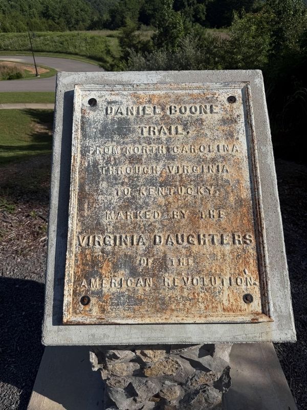 Daniel Boone Trail Marker image. Click for full size.