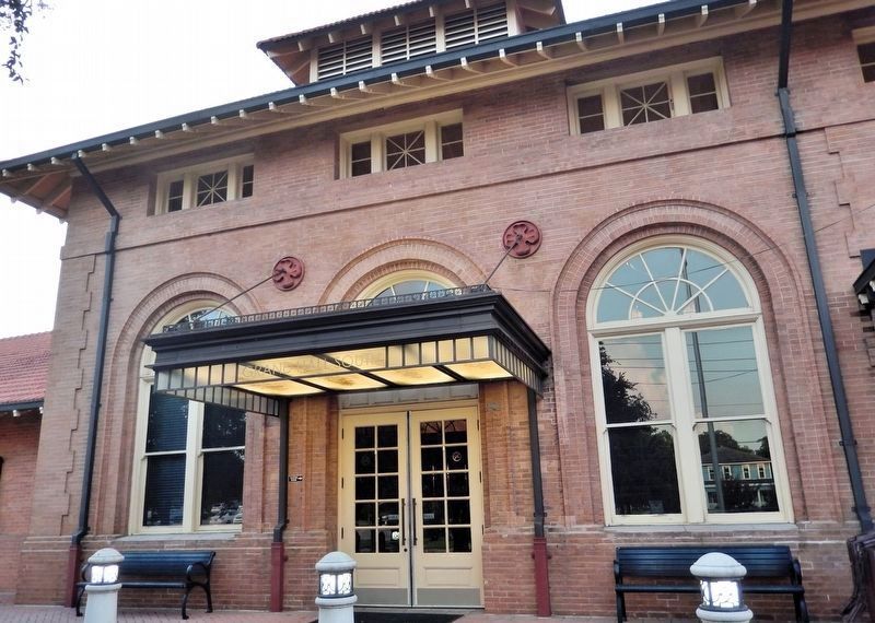 Hattiesburg Train Depot: Great Hall image. Click for full size.