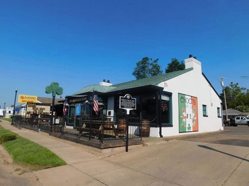 Enoch's Pub & Caf้ & Marker. Click for full size. Enoch's Pub & Caf้ & Marker image. Click for full size.