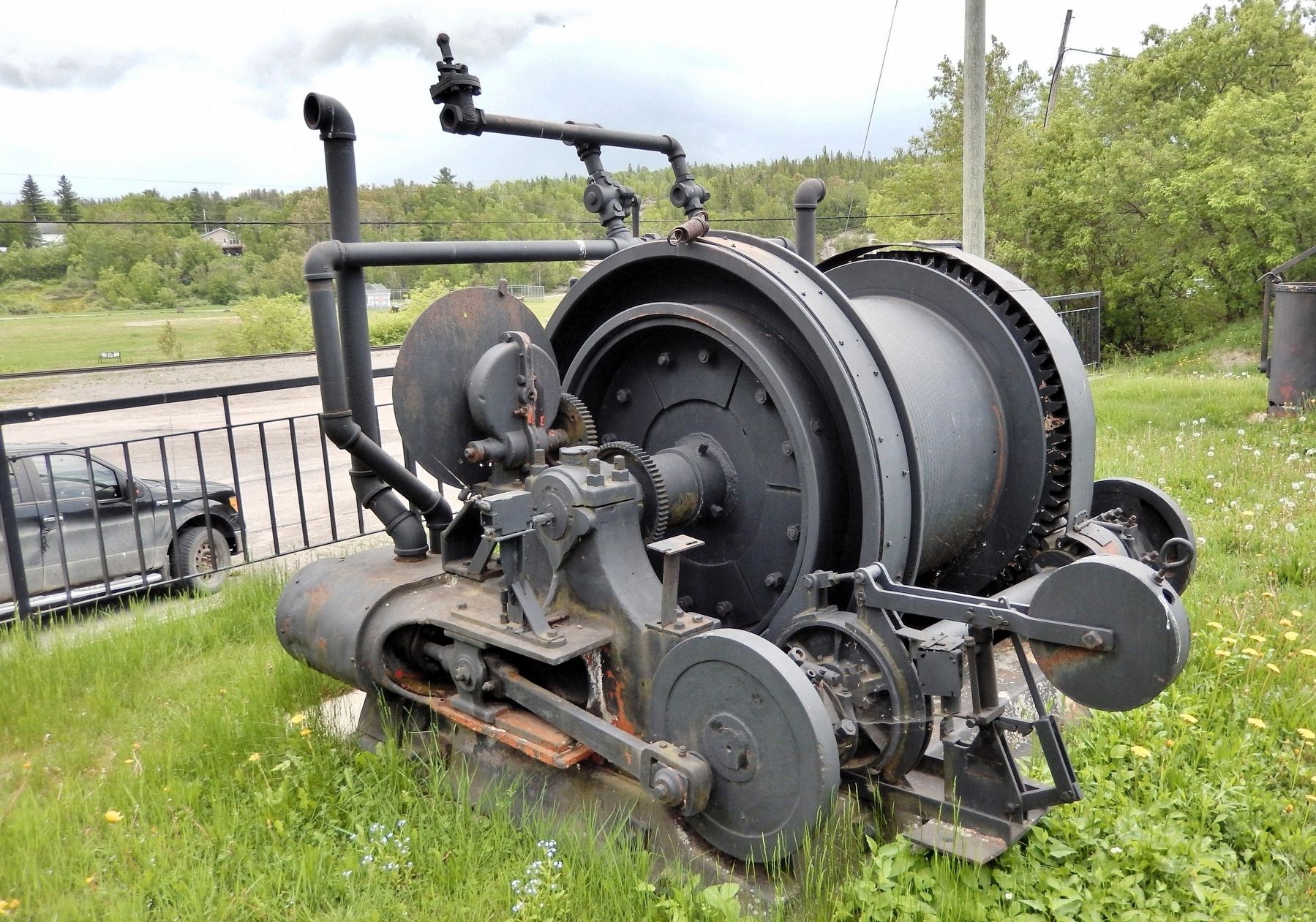 Mine Hoist. Click for full size. Mine Hoist image. Click for full size.