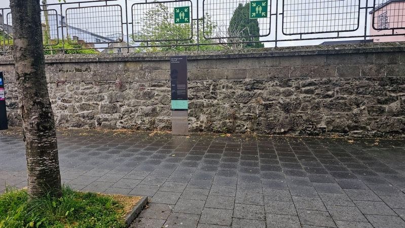 Dún Phort Laoise / The Fort of Portlaoise Marker. Click for full size. Dún Phort Laoise / The Fort of Portlaoise Marker image. Click for full size.