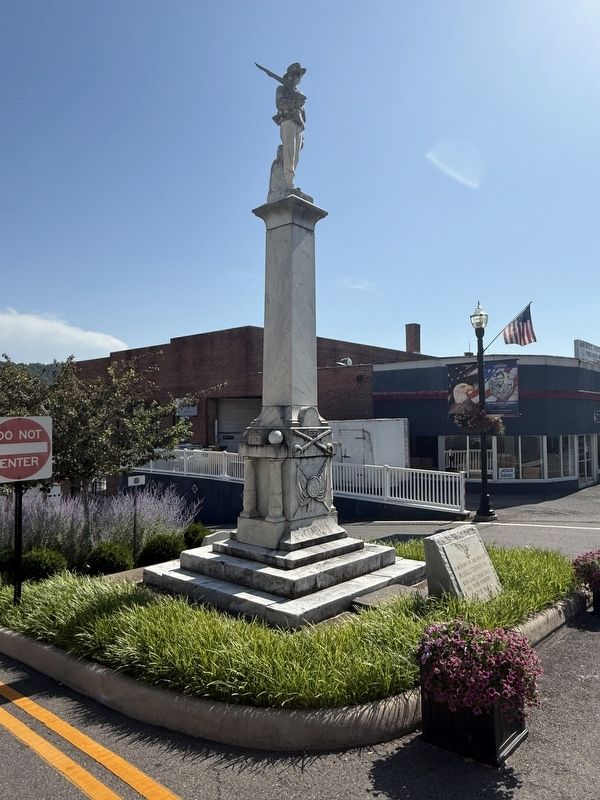 The Confederate Monument. Click for full size. The Confederate Monument image. Click for full size.