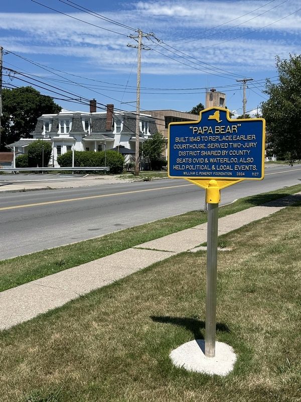 �Papa Bear� Marker - Looking North image. Click for full size.