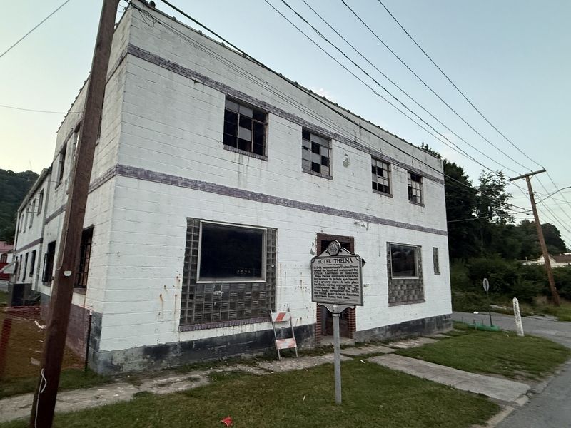 Hotel Thelma and marker image. Click for full size.