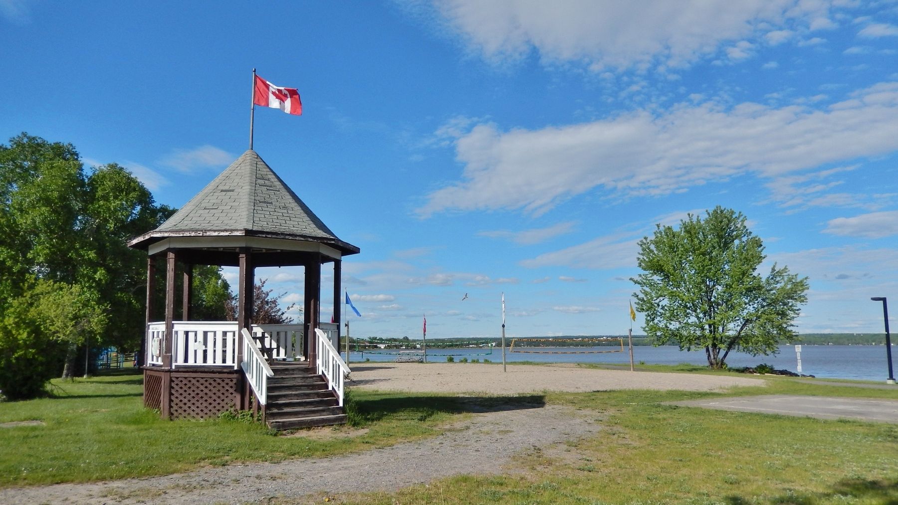 New Liskeard Beach / La plage de New Liskeard. Click for full size. New Liskeard Beach / La plage de New Liskeard image. Click for full size.