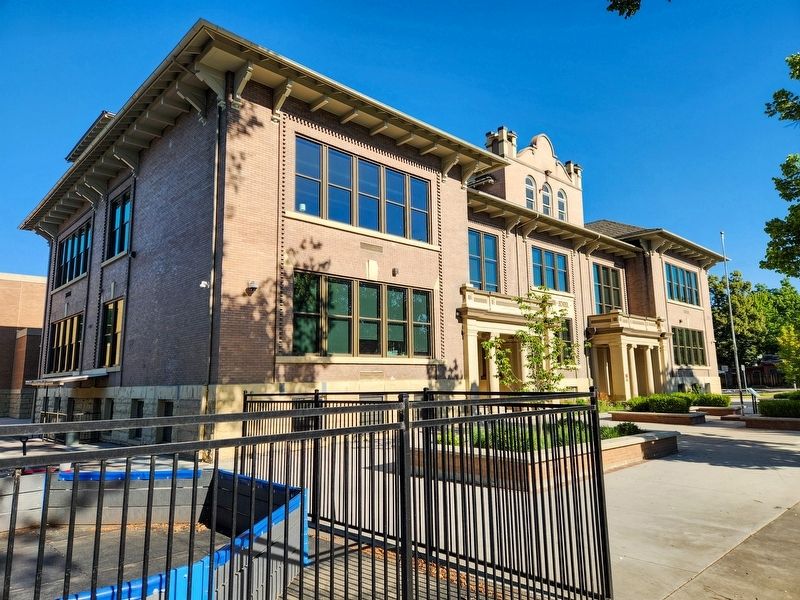 Longfellow Elementary image. Click for full size.
