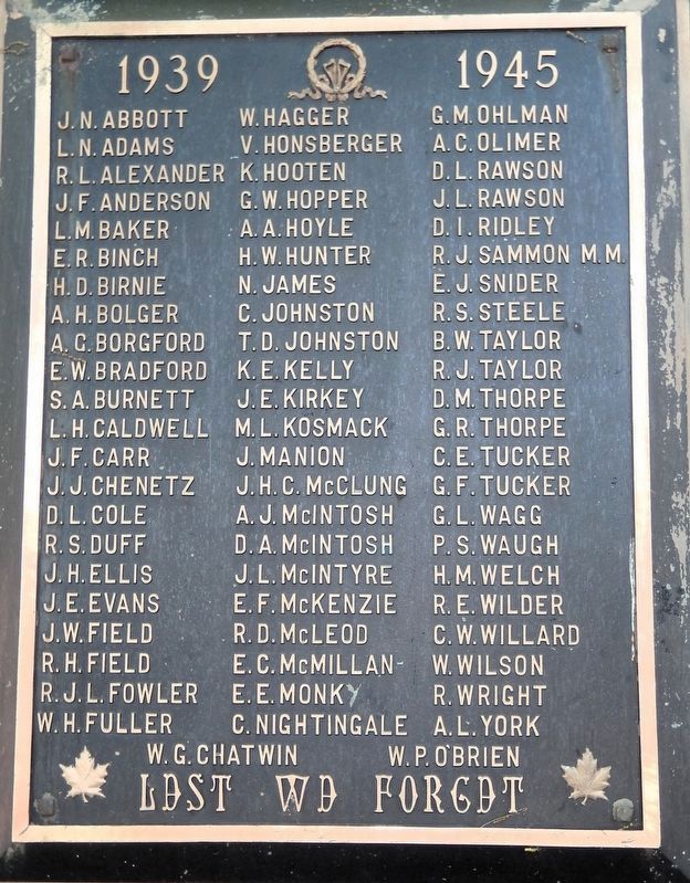 World War II Memorial (<i>bottom tablet</i>) image. Click for full size.
