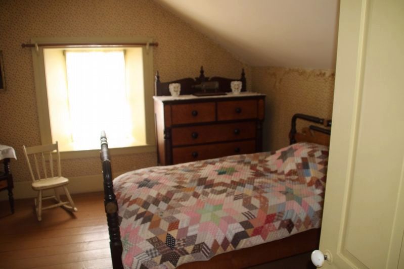 Loucks Farm House / Maison de la ferme des Loucks. Click for full size. Loucks Farm House / Maison de la ferme des Loucks image. Click for full size.