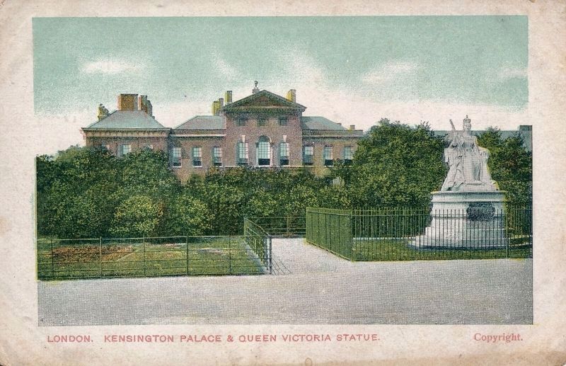 Kensington Palace and Queen Victoria statue. Click for full size. Kensington Palace and Queen Victoria statue image. Click for full size.
