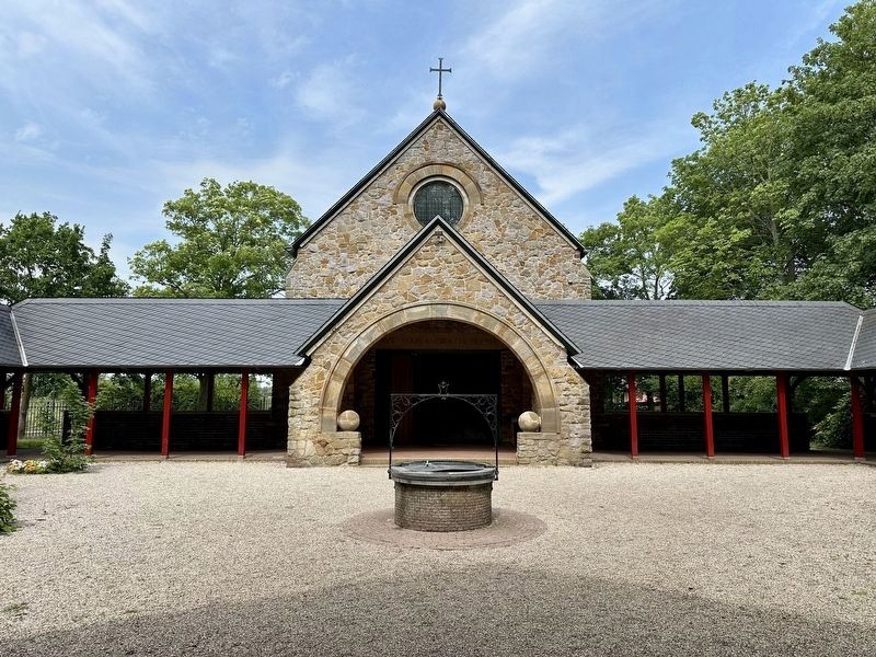 Genadekapel / Chapel of Grace and well (mentioned on the marker) image. Click for full size.