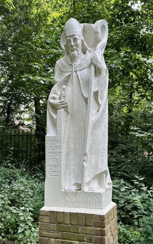 Heilige Willibrordus / St. Willibrord Statue (mentioned on marker) image. Click for full size.
