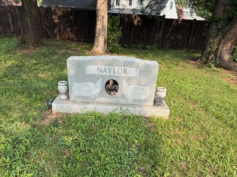 Memorial to Samuel and Nellie Naylor image. Click for full size.