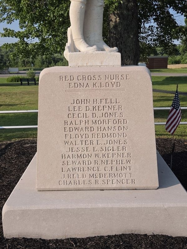 In Memory of Those Who Served in the World War Marker (south side) image. Click for full size.