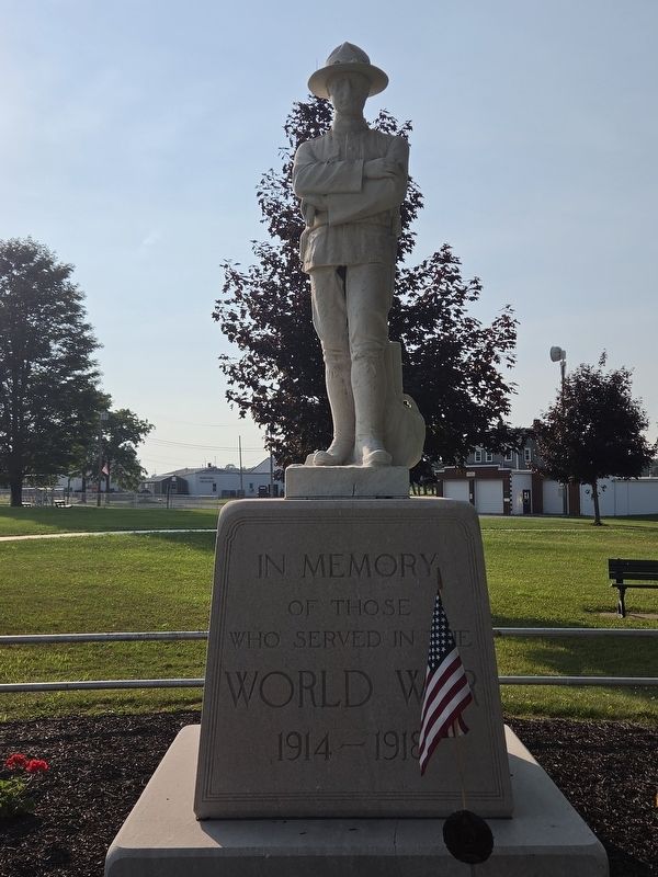 In Memory of Those Who Served in the World War Marker (full statue)) image. Click for full size.