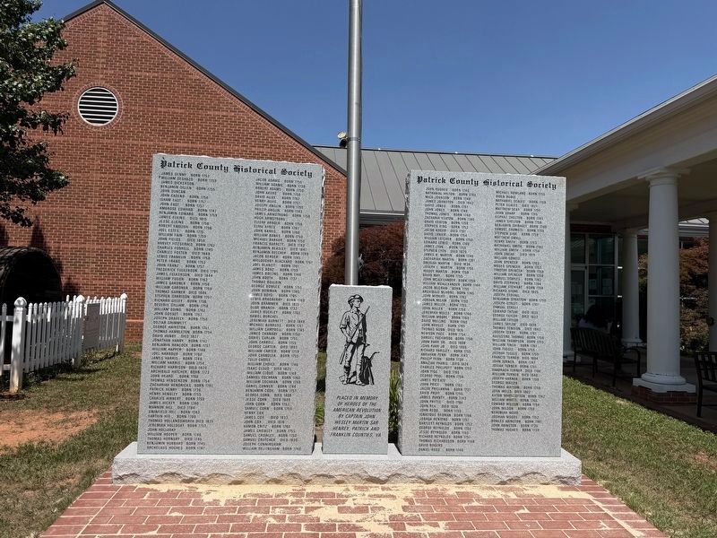 Revolutionary War Memorial image. Click for full size.