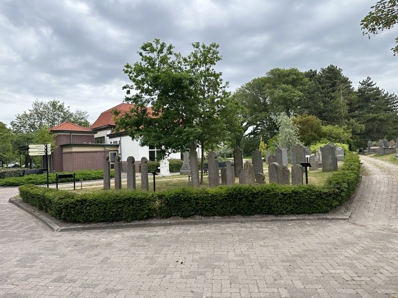 Waddenzee-graftekens / Waddenzee Gravestones Marker - wide view image. Click for full size.