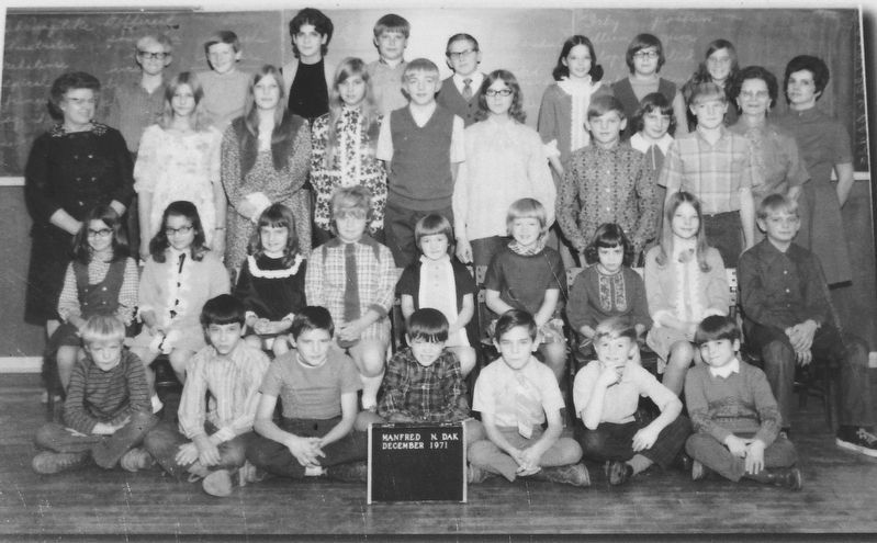 Marker detail: Manfred School Class of 1971-1972. Click for full size. Marker detail: Manfred School Class of 1971-1972 image. Click for full size.