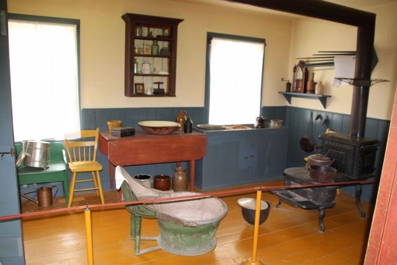 Physician's House / La maison du m�decin image. Click for full size.