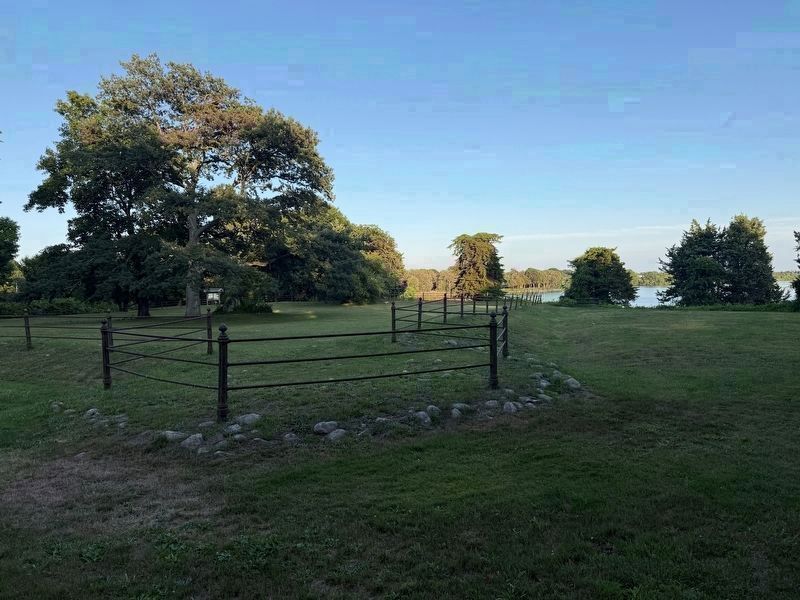 Fort Ninigret Marker (wide). Click for full size. Fort Ninigret Marker (wide) image. Click for full size.
