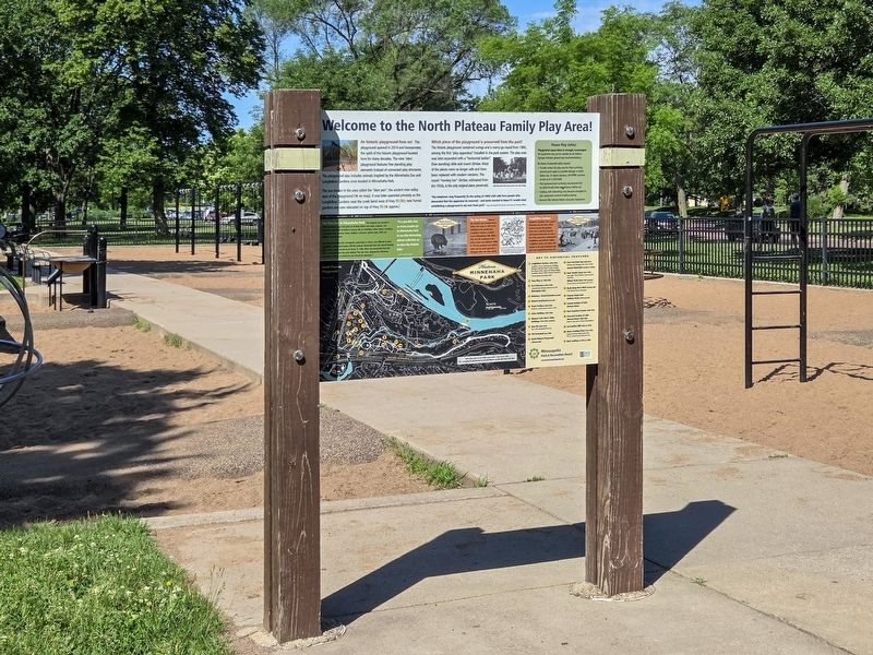 North Plateau Family Play Area and Marker in Minnehaha Park image. Click for full size.