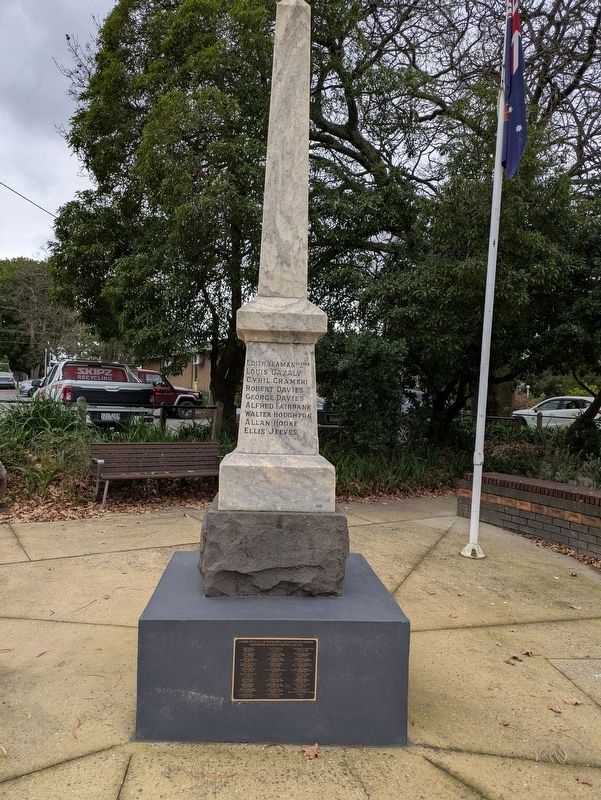Montrose War Memorial (Left) image. Click for full size.