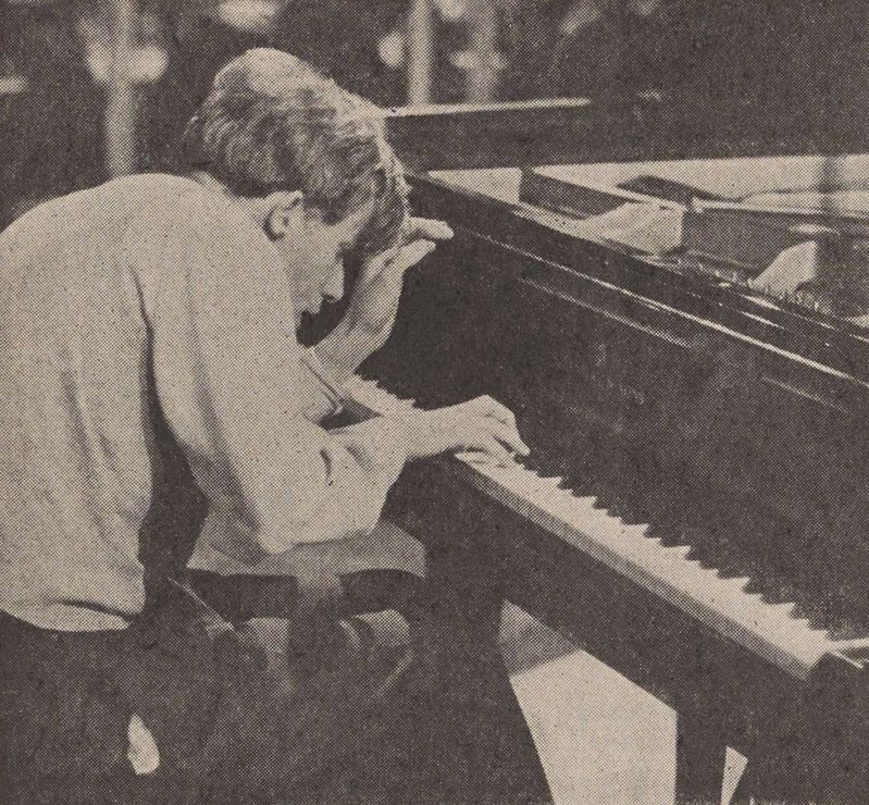 Glenn Gould playing on CBC-TV. Click for full size. Glenn Gould playing on CBC-TV image. Click for full size.