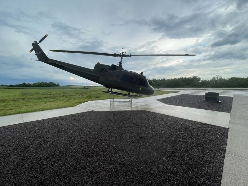 Vietnam Memorial - side context view. Click for full size. Vietnam Memorial - side context view image. Click for full size.
