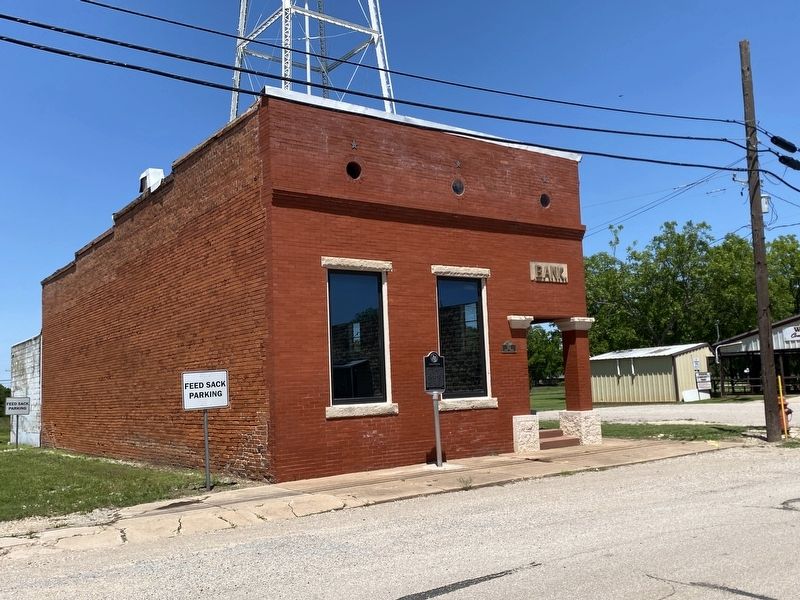 Bank of Windom Marker. Click for full size. Bank of Windom Marker image. Click for full size.
