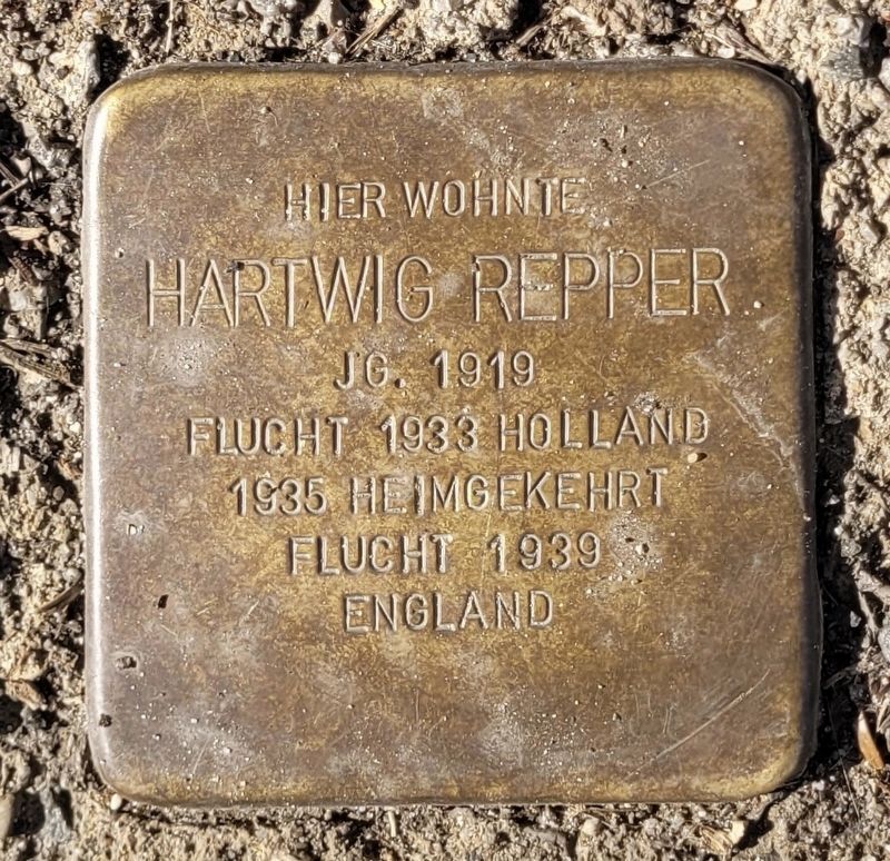 Hartwig Repper Marker. Click for full size. Hartwig Repper Marker image. Click for full size.