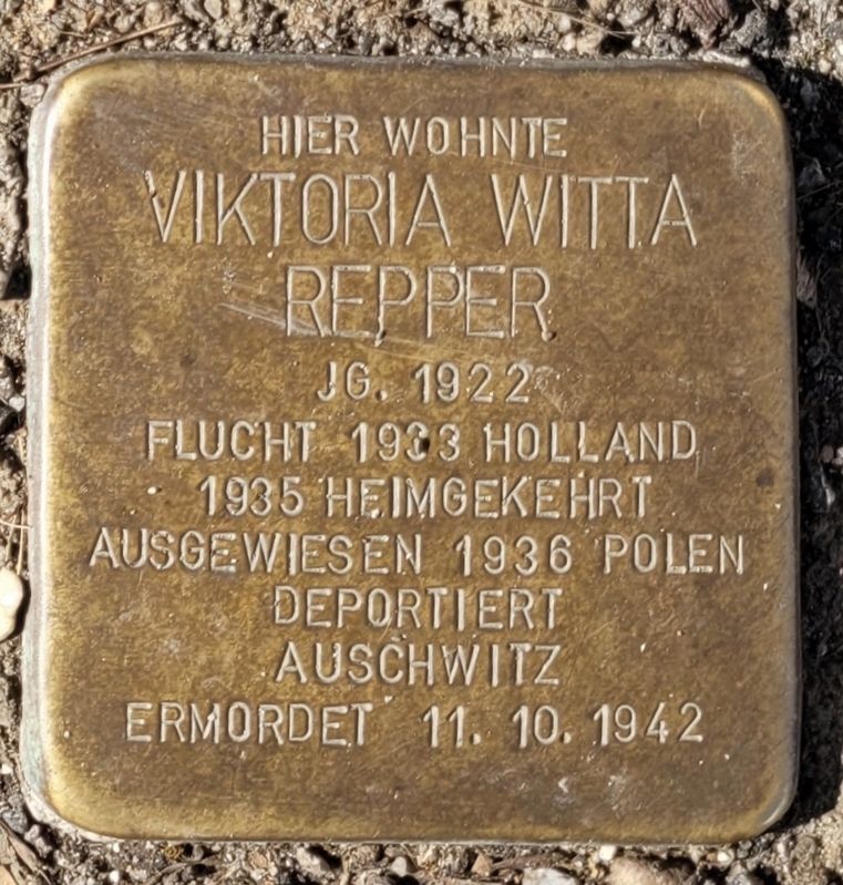 Viktoria Witta Repper Marker. Click for full size. Viktoria Witta Repper Marker image. Click for full size.