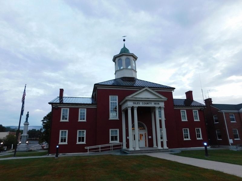 Giles County Courthouse. Click for full size. Giles County Courthouse image. Click for full size.