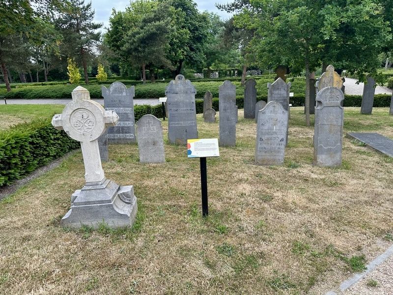 Christelijke symboliek / Christian Symbolism Marker - wider view image. Click for full size.