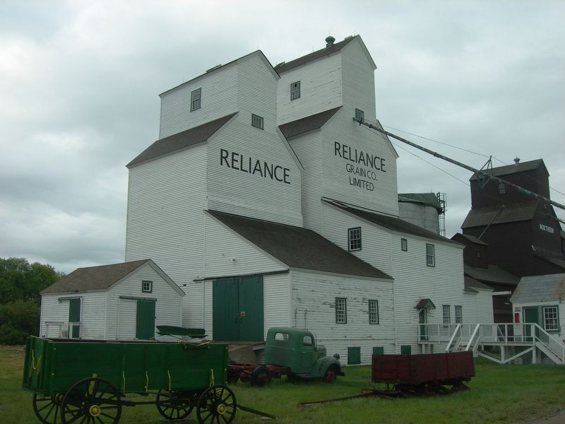 The Reliance Grain Company - La Reliance Grain Company & Marker image. Click for full size.