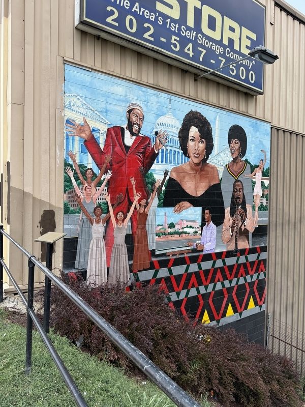 <i>The Washingtonian Mural</i>. Click for full size. <i>The Washingtonian Mural</i> image. Click for full size.