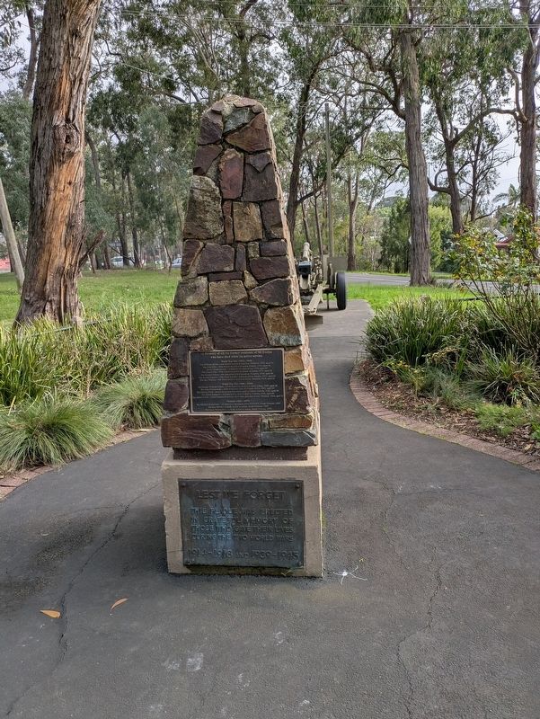 Mt Evelyn War Memorial Front View image. Click for full size.