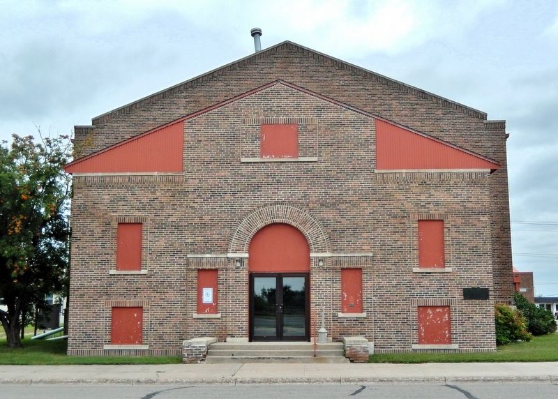 Red Lake Falls Community Hall (<i>west elevation</i>) image. Click for full size.