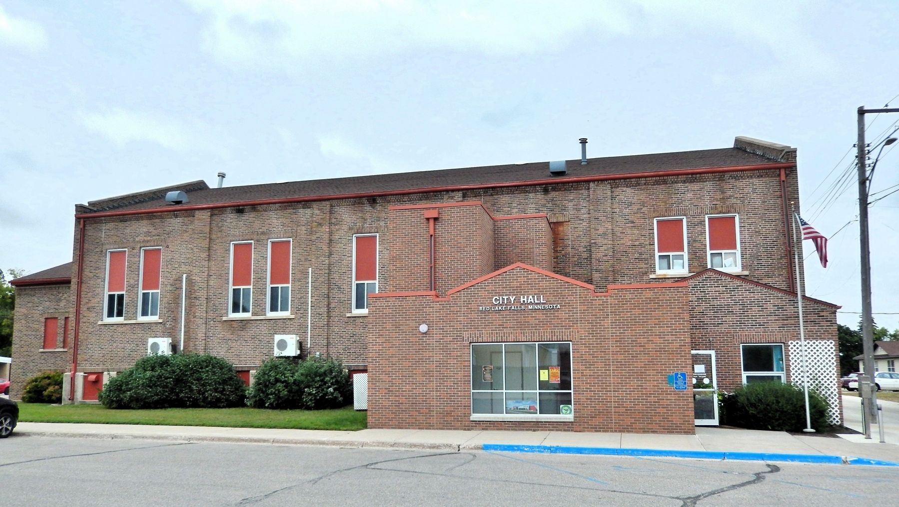 Red Lake Falls Community Hall (<i>south elevation</i>) image. Click for full size.