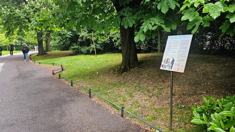 Foireann Ph�irc Fhaiche Stiabhna / Staff of St Stephen's Green Park Marker image. Click for full size.