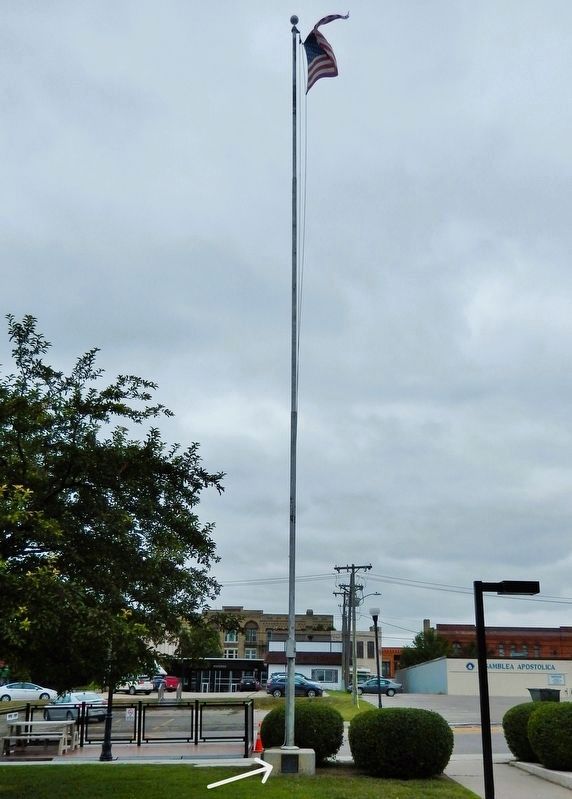 Veterans Memorial & Flagpole image. Click for full size.