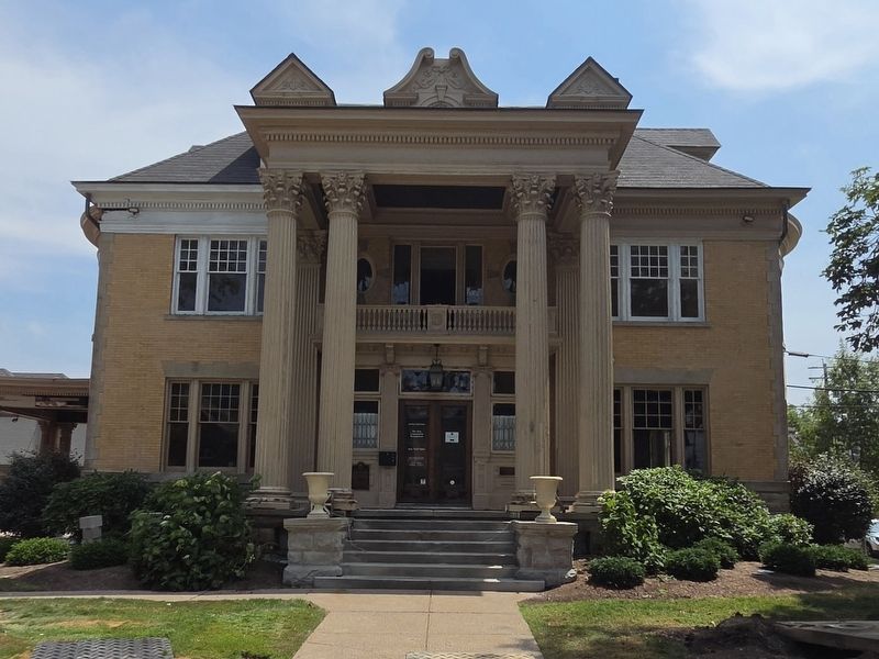 The Siegle-McDougle House. Marker is to the left of the main entrance. image. Click for full size.