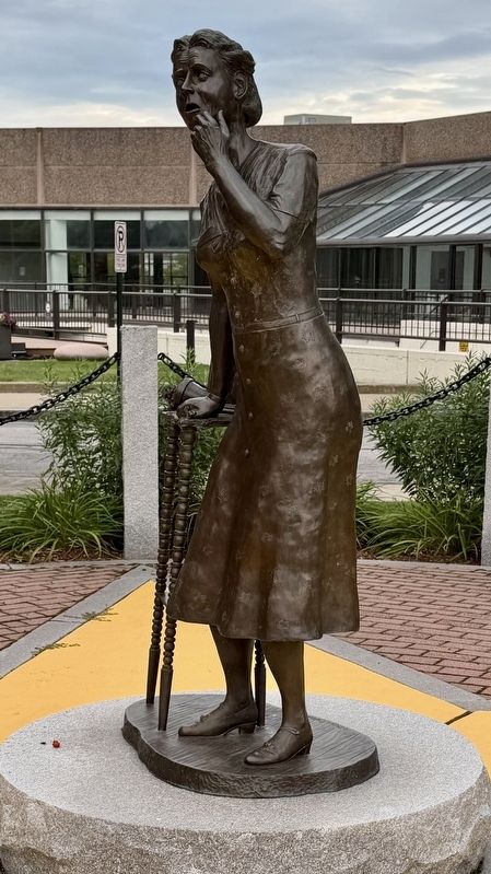 Close-up view of the New England Gold Star Mothers Statue. Click for full size. Close-up view of the New England Gold Star Mothers Statue image. Click for full size.