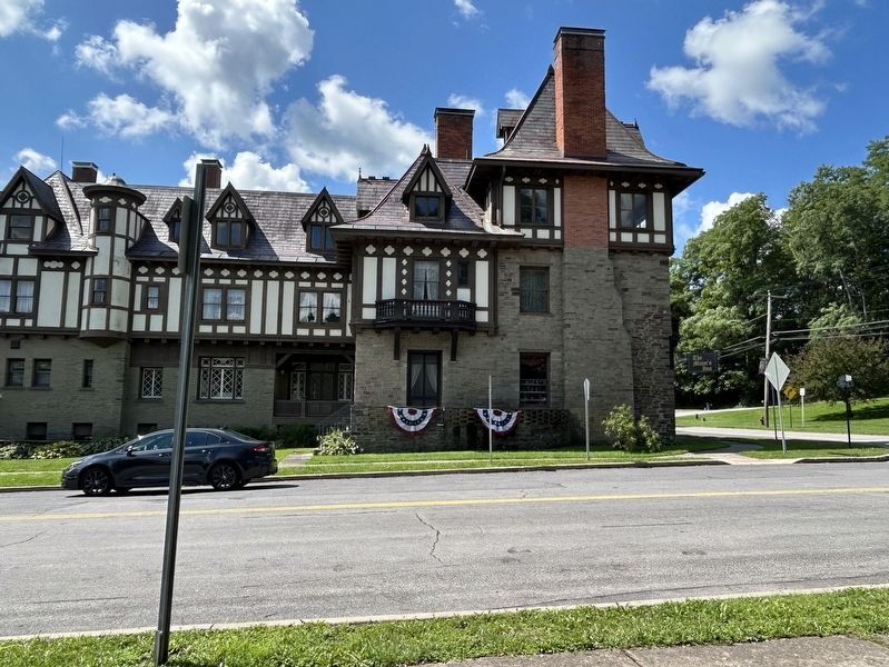 Butternuts Honor Roll Marker - Major�s Inn Across From Marker image. Click for full size.