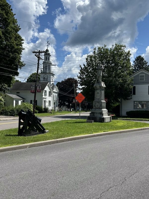 Civil War Monument image. Click for full size.